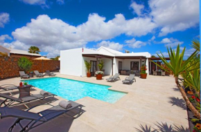 Villa Montana by Lanzarote Leisure Villas